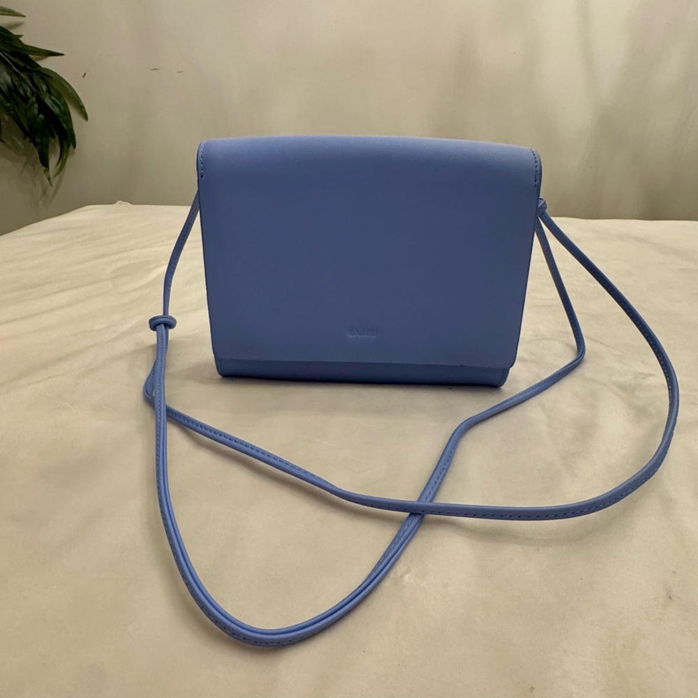 EUC! BAGGU Leather Compact Purse - Picture 2 of 16